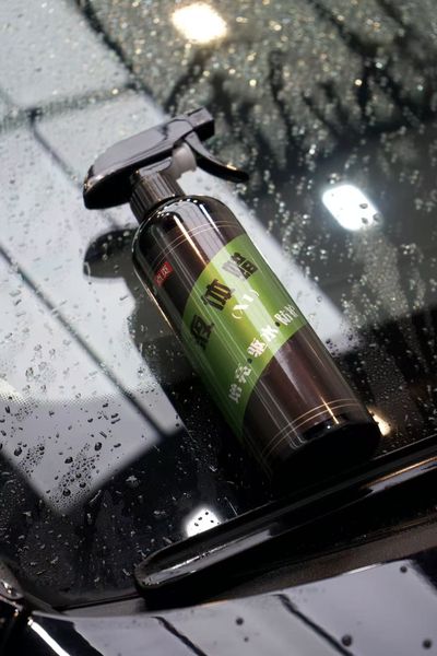 X1速效液体蜡 - 喷雾式设计，增亮驱水防护三合一，无需抛光机手工即用